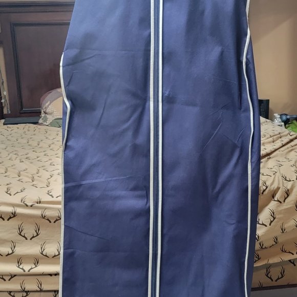 New wedding dress - Picture 2 of 3